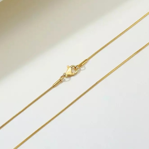 Gold plated snake chain necklace - Picture 6 of 6